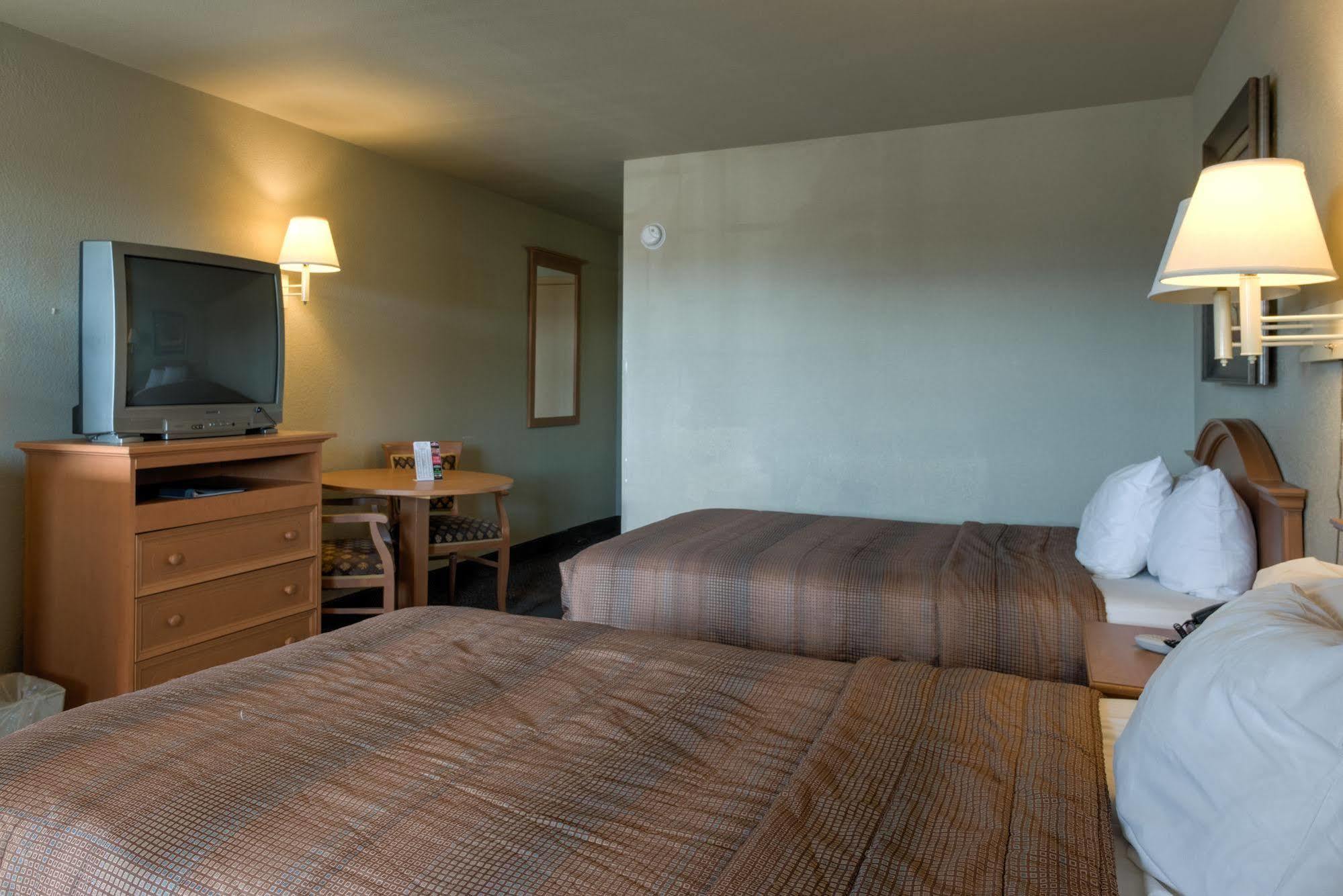 Liberty Lodge เซนต์โรเบิร์ต ภายนอก รูปภาพ